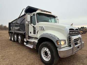 Main image Mack Granite 64FR